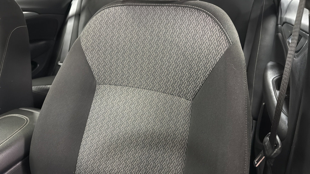 Used 2018 Buick Regal Preferred image 20