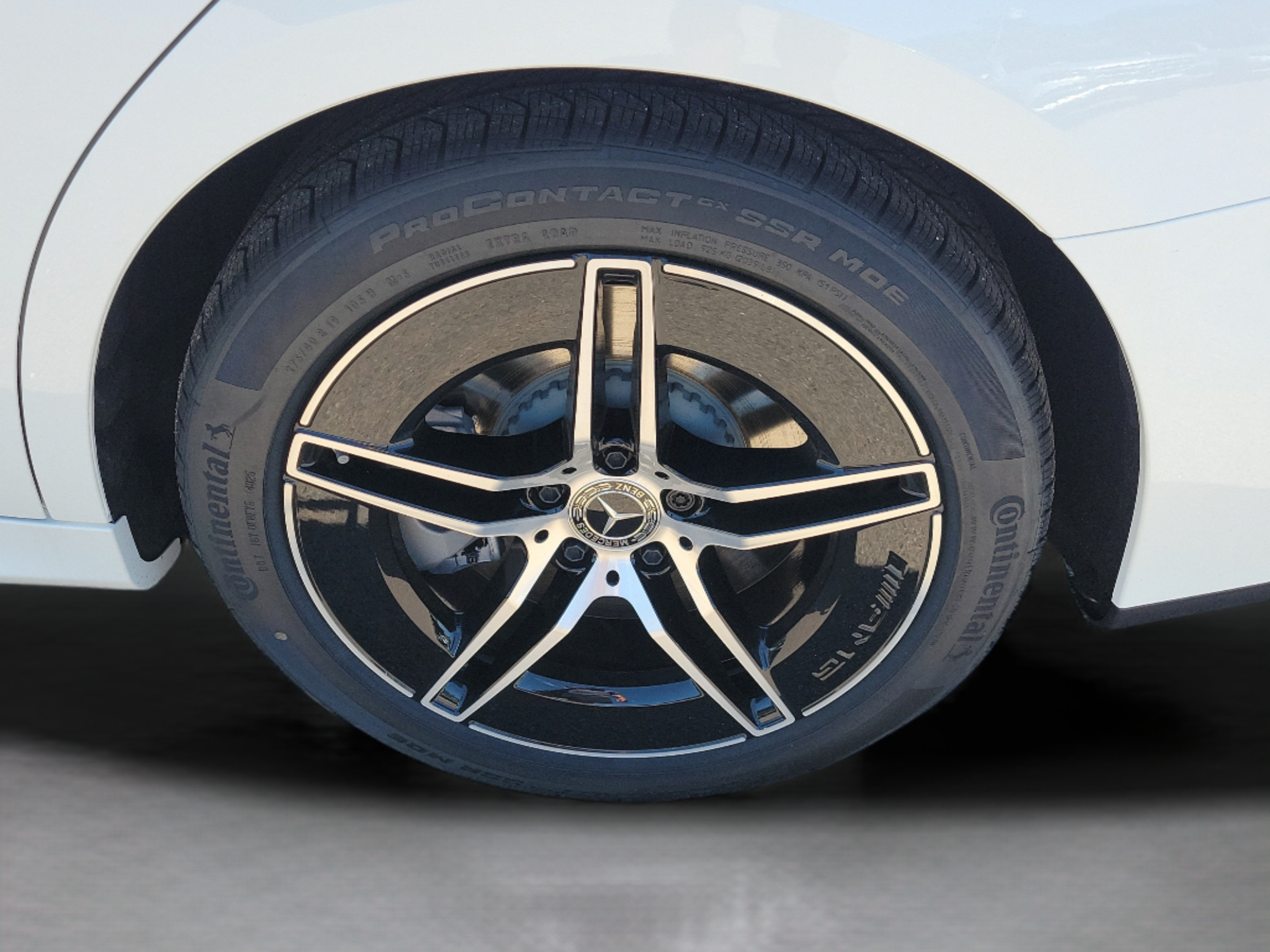New 2026 Mercedes-Benz E 450 4MATIC Sedan image 30