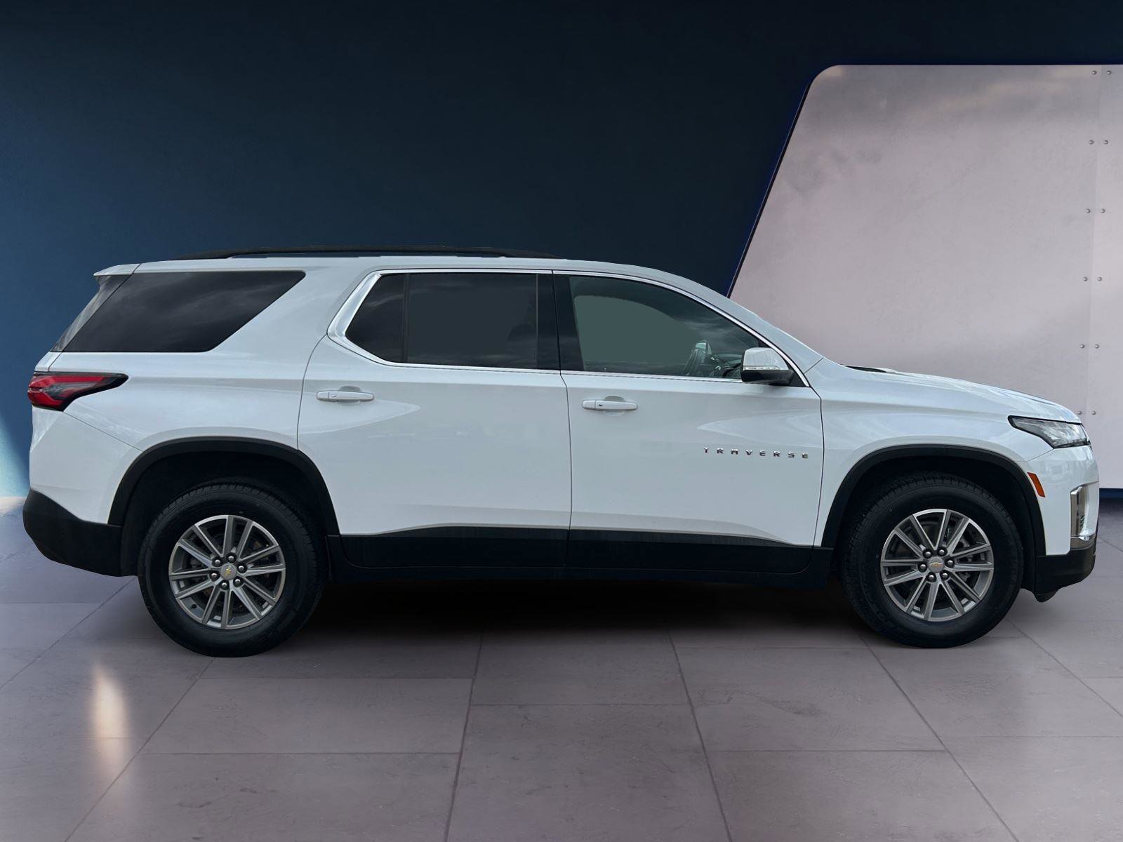 Used 2023 Chevrolet Traverse LT image 6