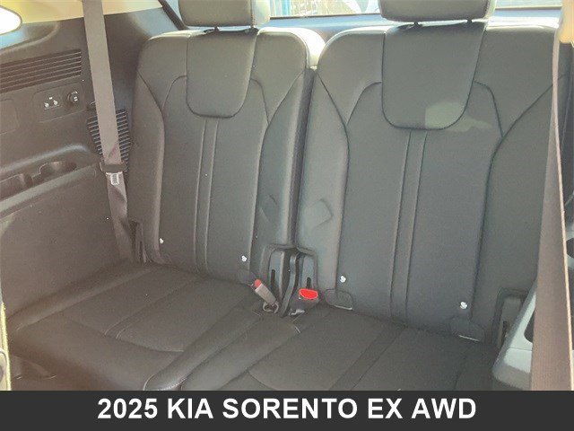 Certified 2025 Kia Sorento EX image 14