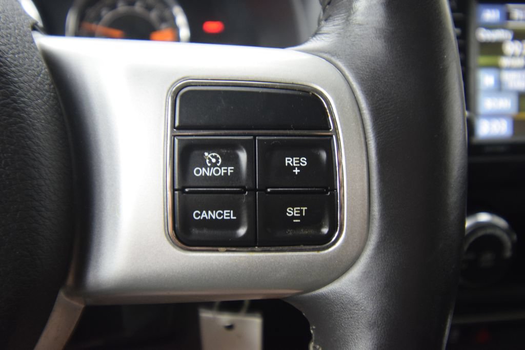 Used 2017 Jeep Compass Latitude AWD/4WD image 26