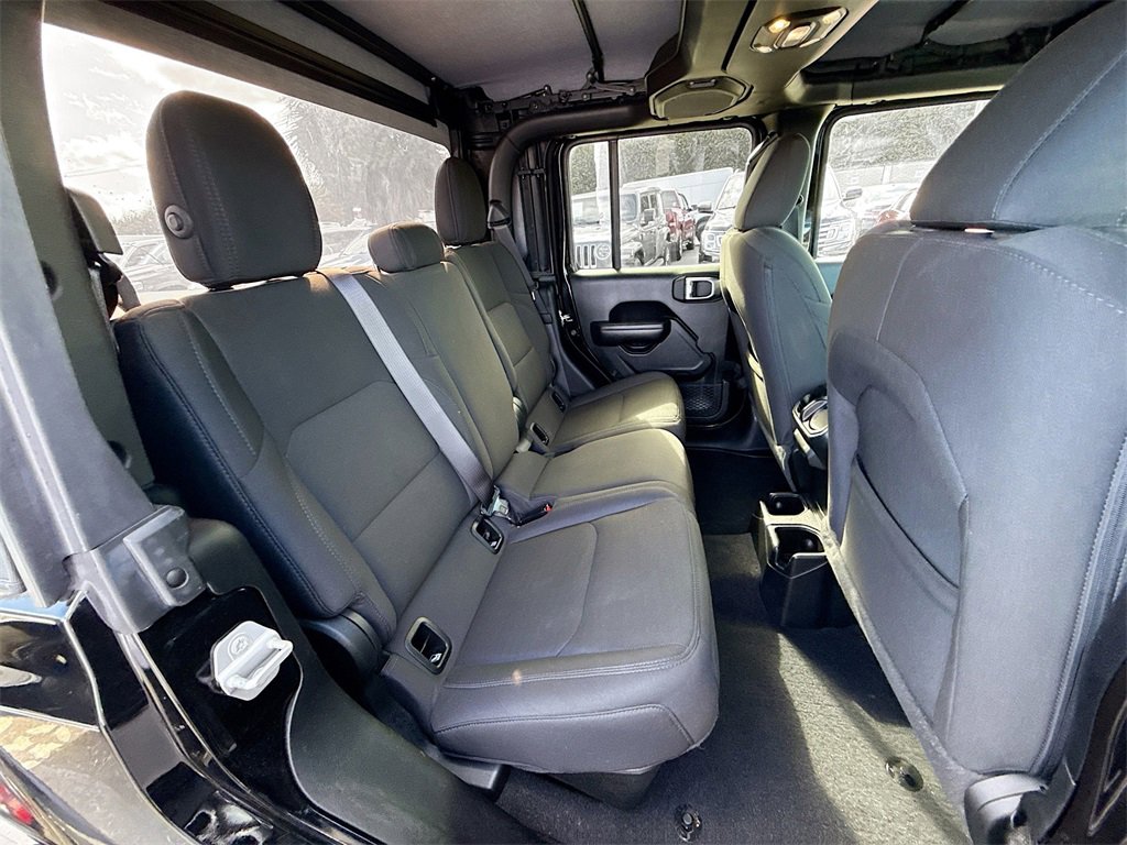 Used 2021 Jeep Gladiator Willys image 29