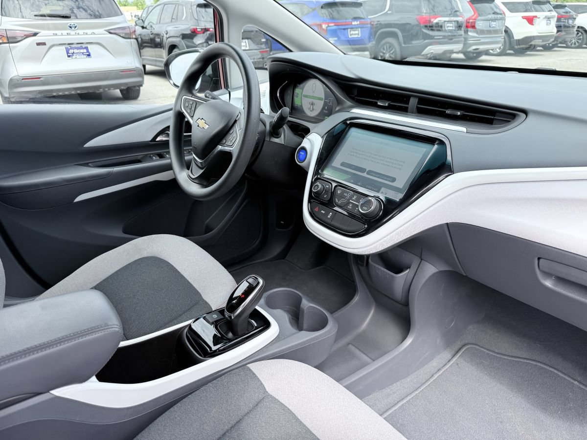Used 2017 Chevrolet Bolt LT FWD image 12