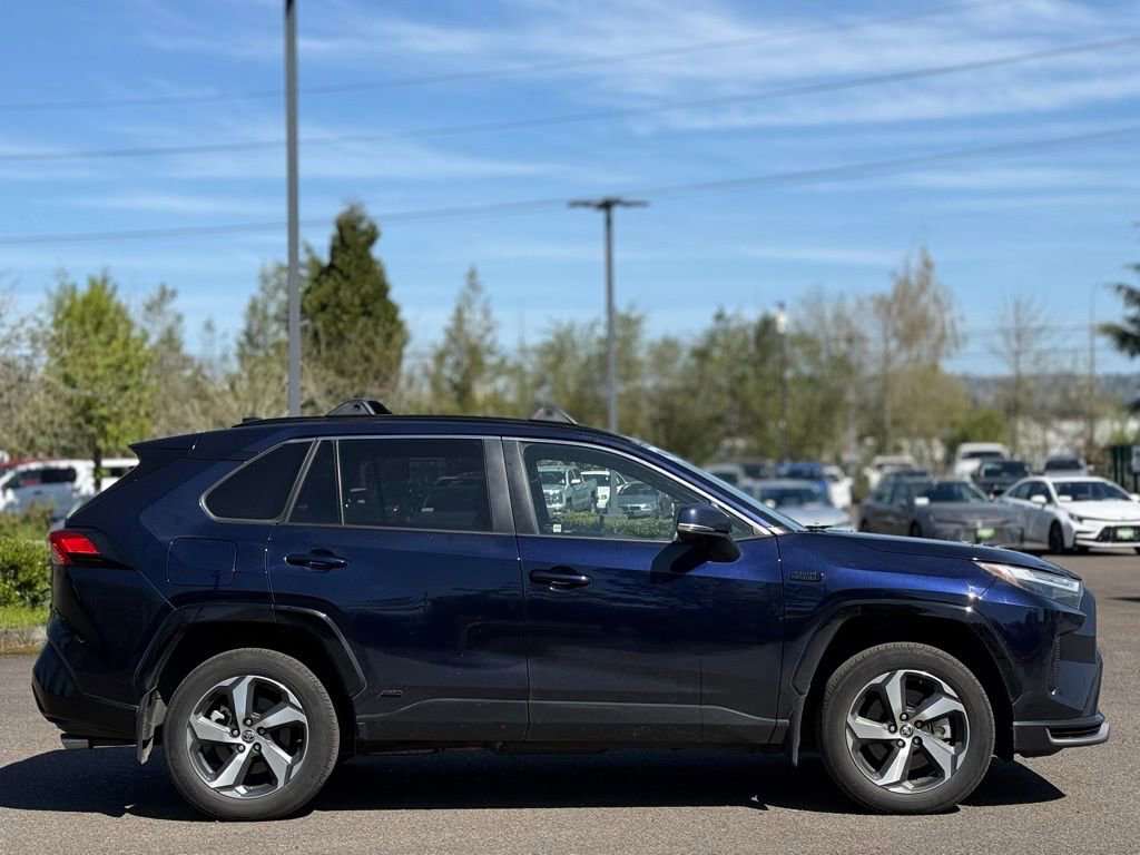Used 2023 Toyota RAV4 SE w/ Weather & Moonroof Package image 6