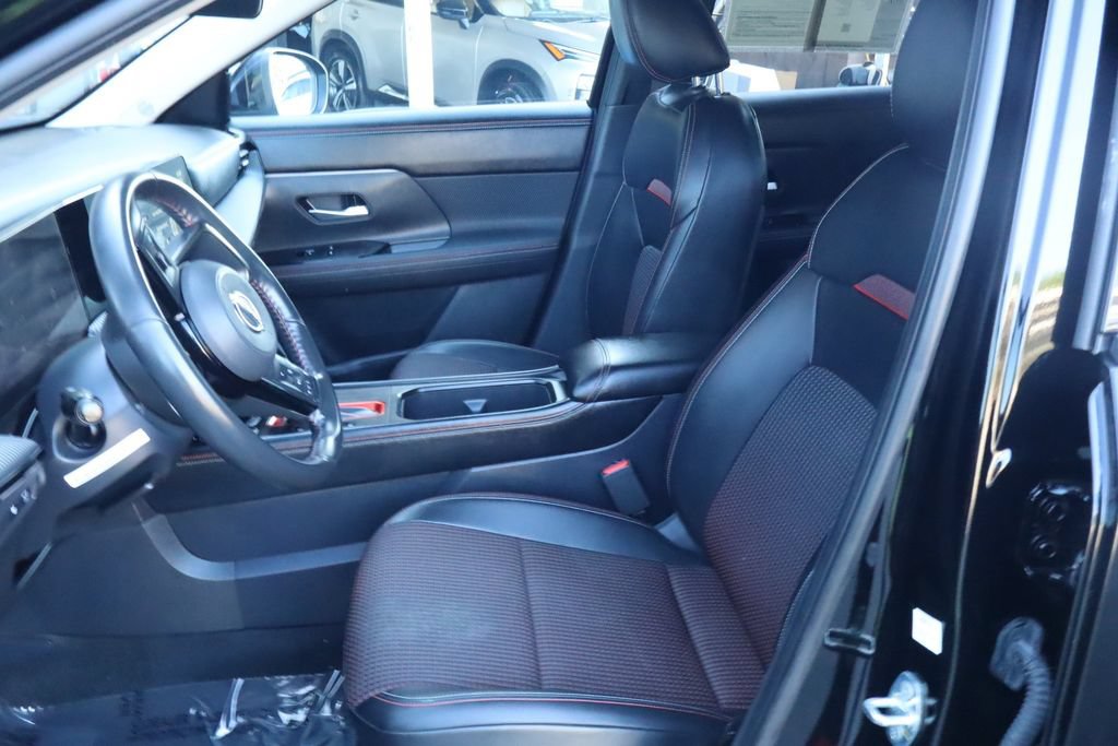 Used 2025 Nissan Kicks SR FWD image 22