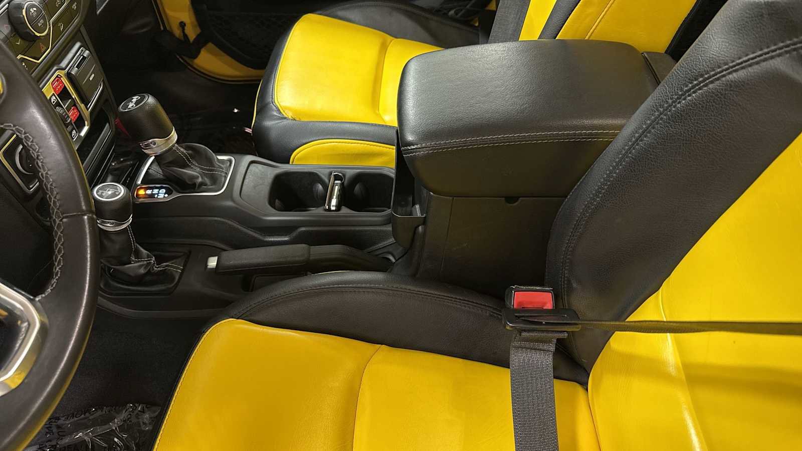 Used 2019 Jeep Wrangler Unlimited Sahara image 24