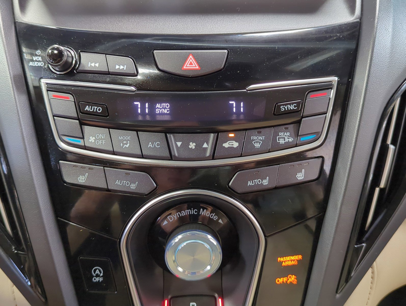Used 2024 Acura RDX SH-AWD image 23
