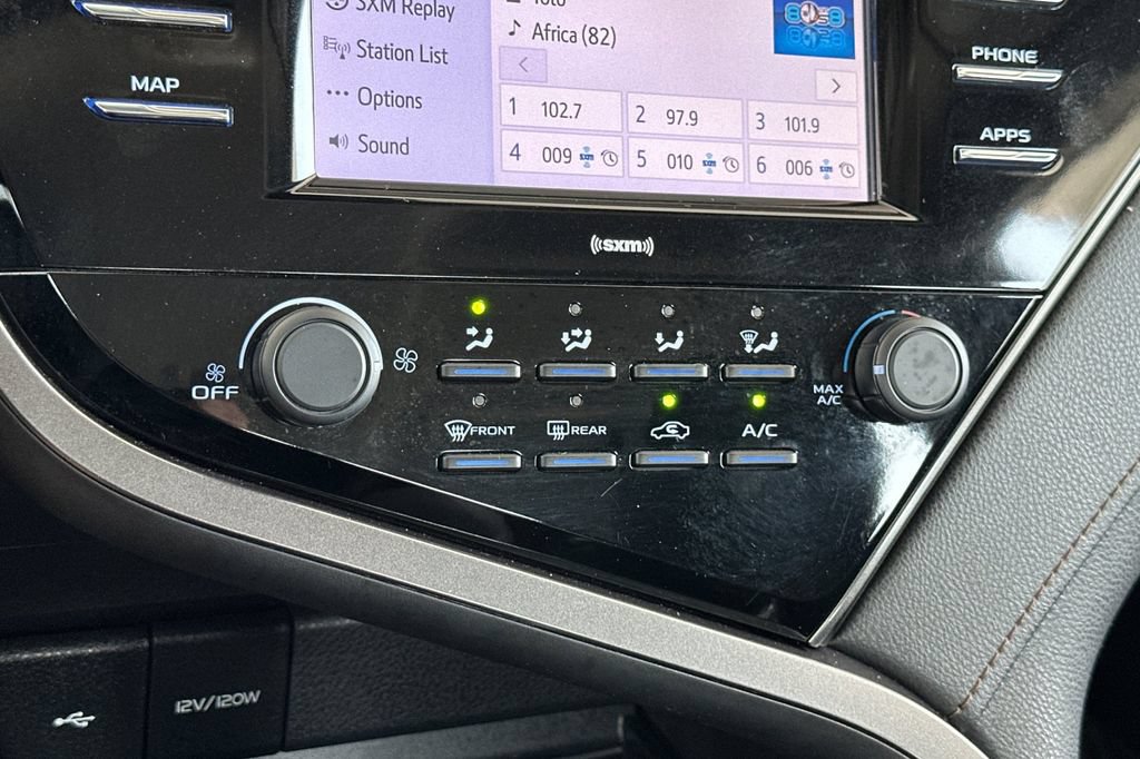 Used 2020 Toyota Camry LE FWD image 19
