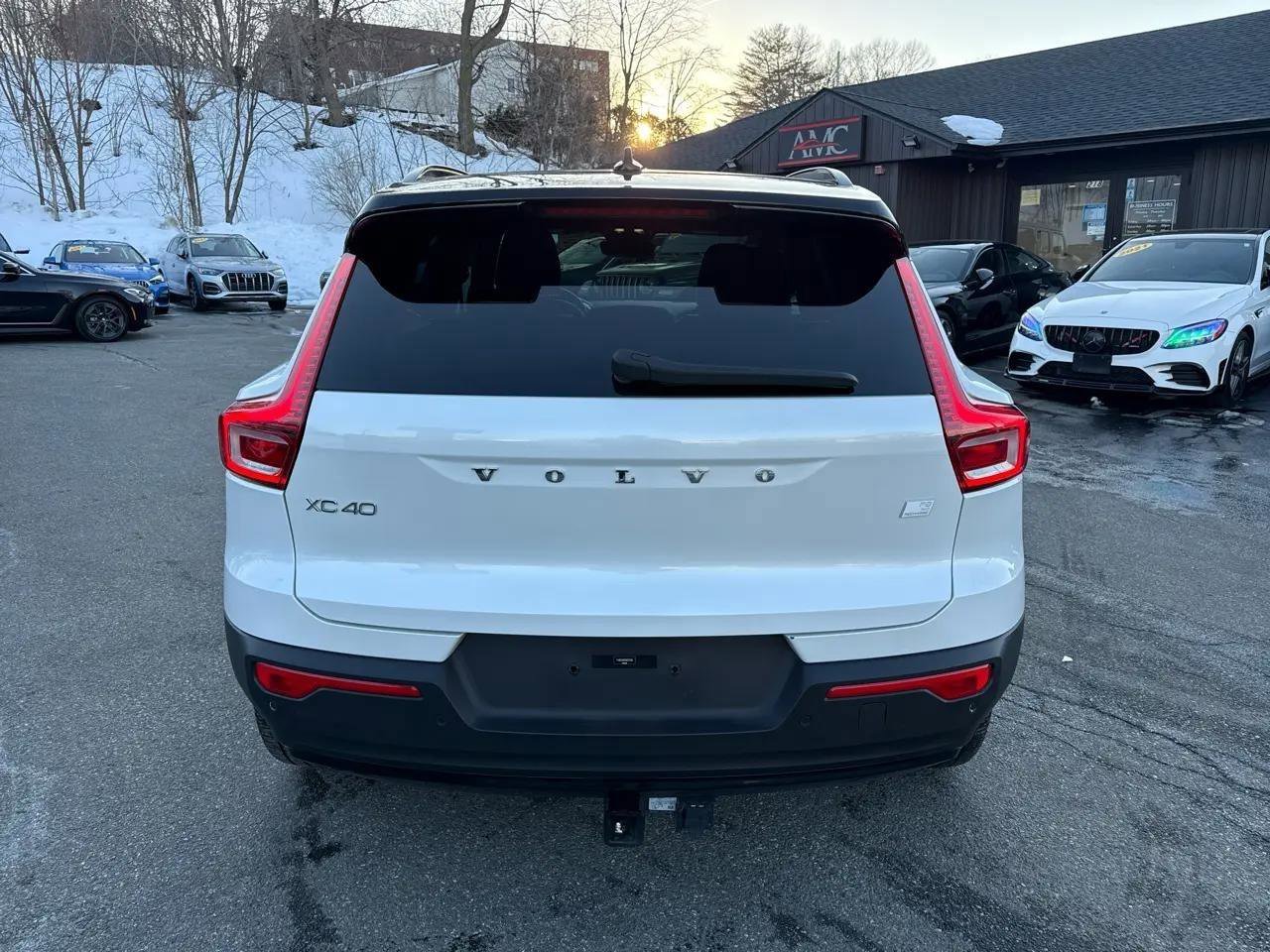 Used 2021 Volvo XC40 P8 Recharge w/ Climate Package image 16