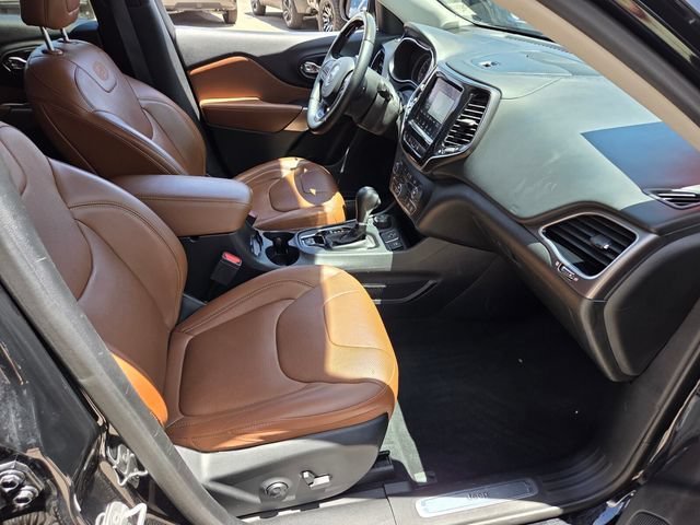 Used 2019 Jeep Cherokee Overland w/ Technology Group AWD/4WD image 15