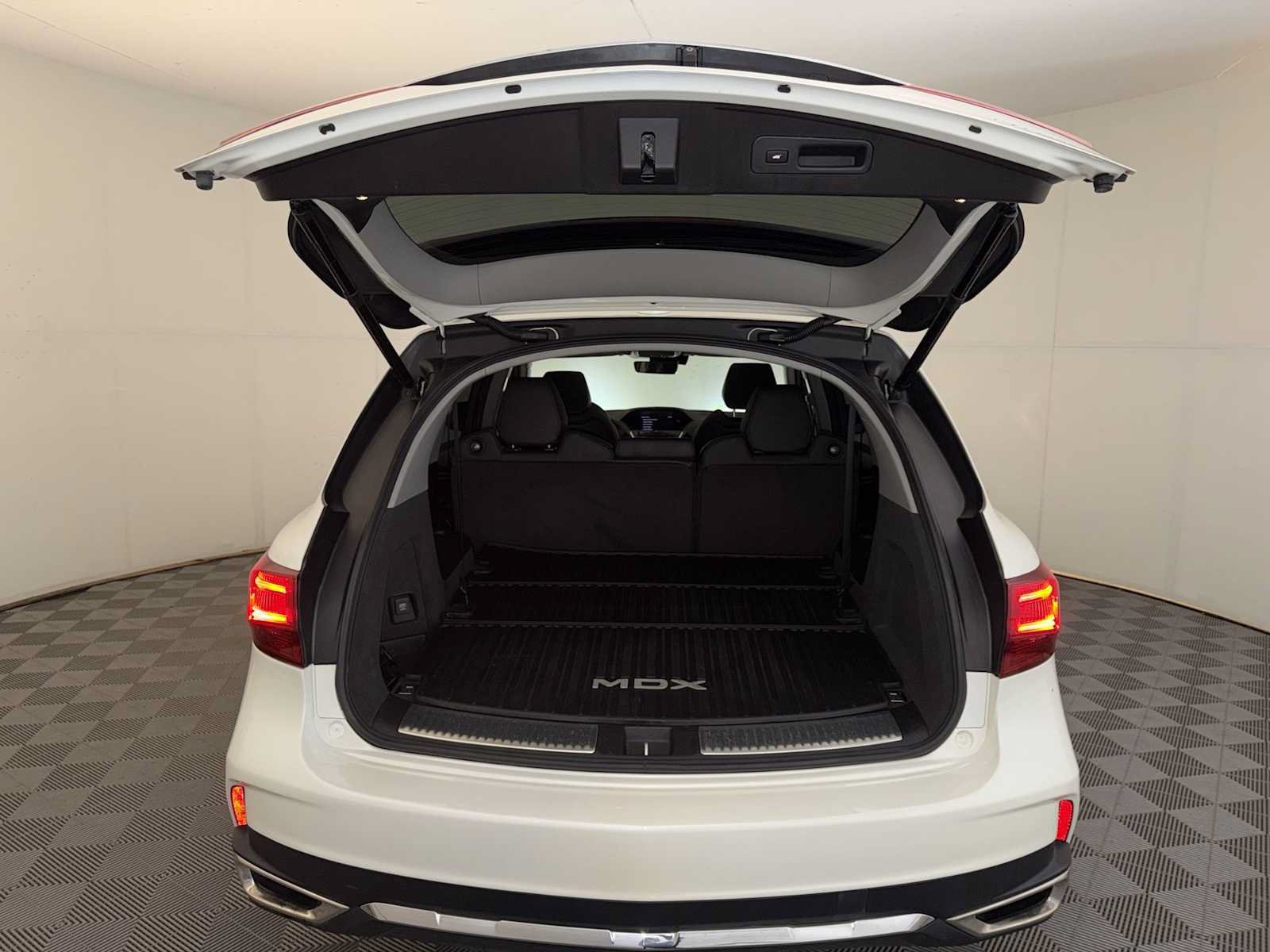 Used 2019 Acura MDX SH-AWD image 21