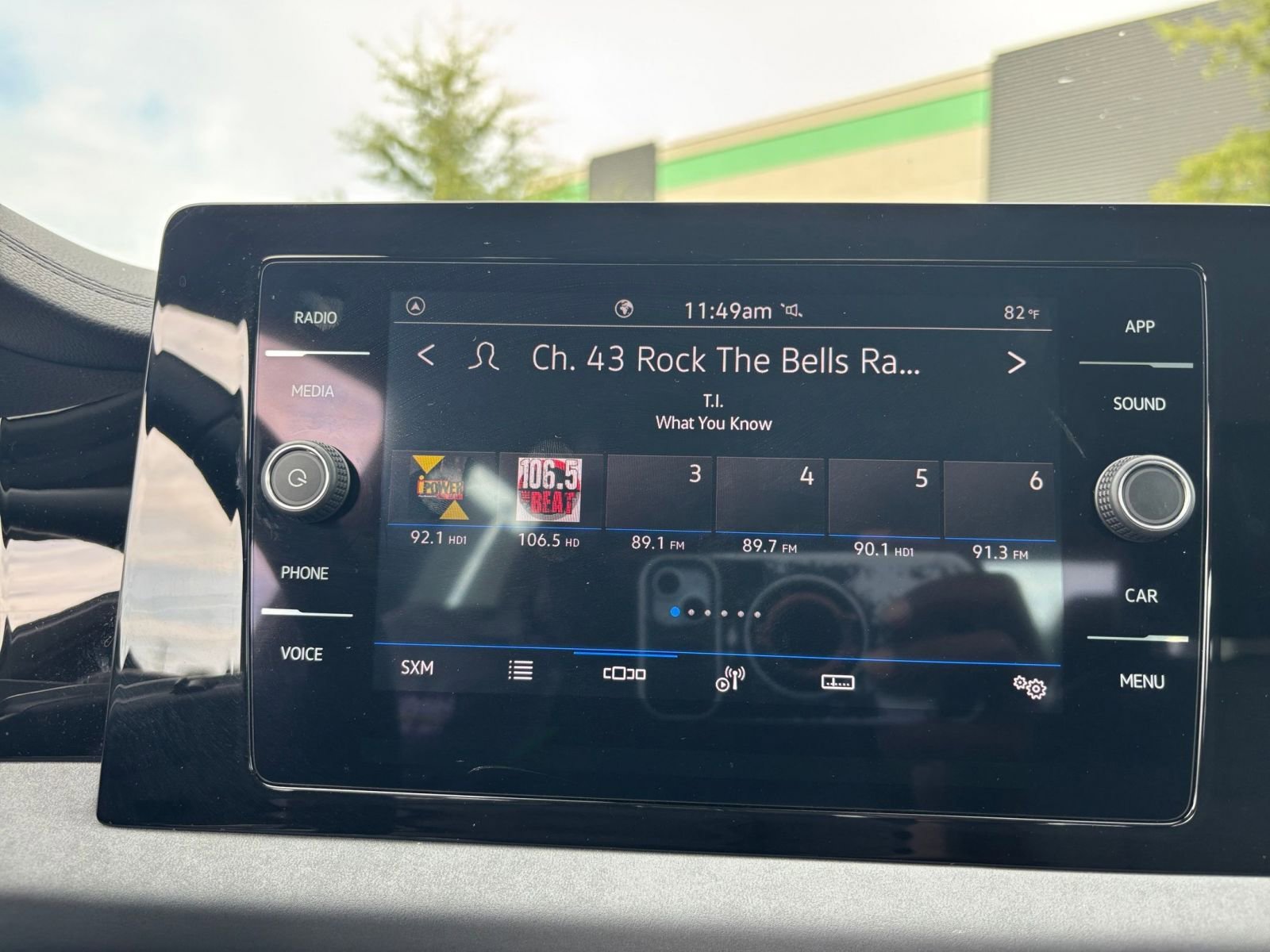 Used 2025 Volkswagen Jetta SE image 21