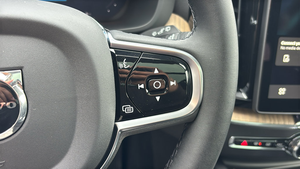 New 2027 Volvo XC60 T8 Plus AWD/4WD image 19