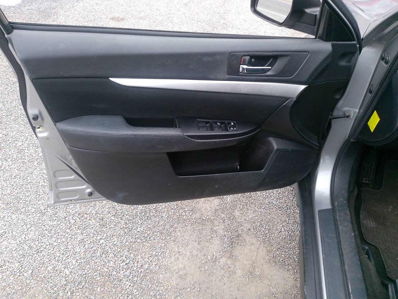 Used 2011 Subaru Outback 2.5i Premium image 30