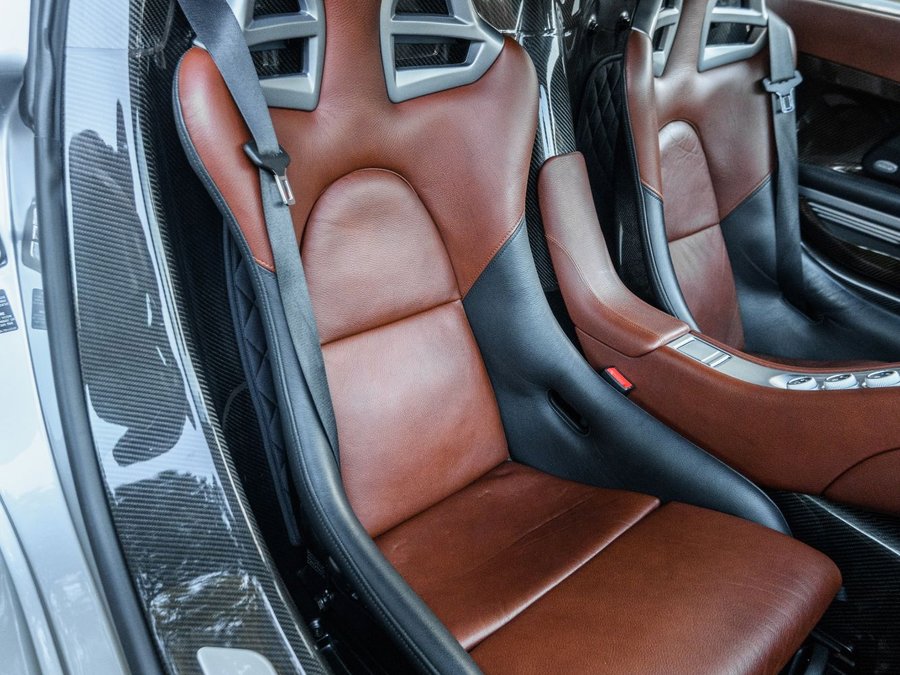 Used 2005 Porsche Carrera GT image 22