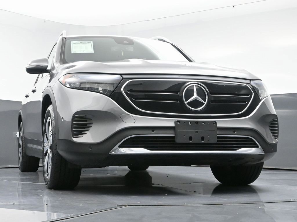 Used 2023 Mercedes-Benz EQB 250+ w/ Exclusive Package image 53