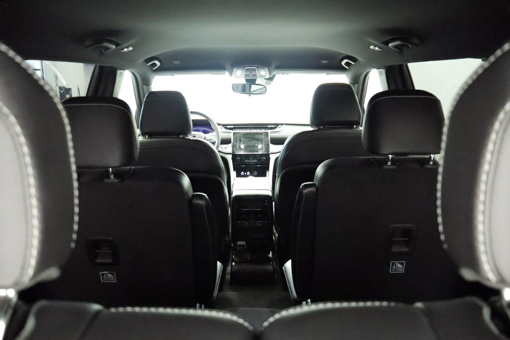 Used 2023 Jeep Grand Cherokee L Laredo image 21