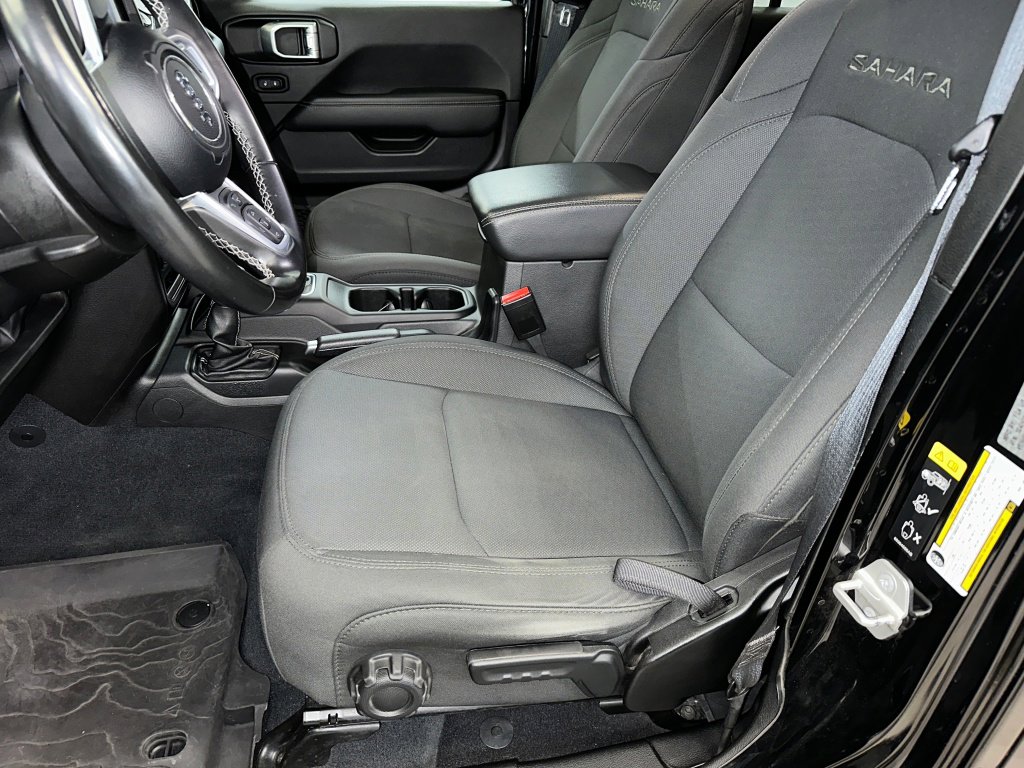 Used 2022 Jeep Wrangler Unlimited Sahara image 2