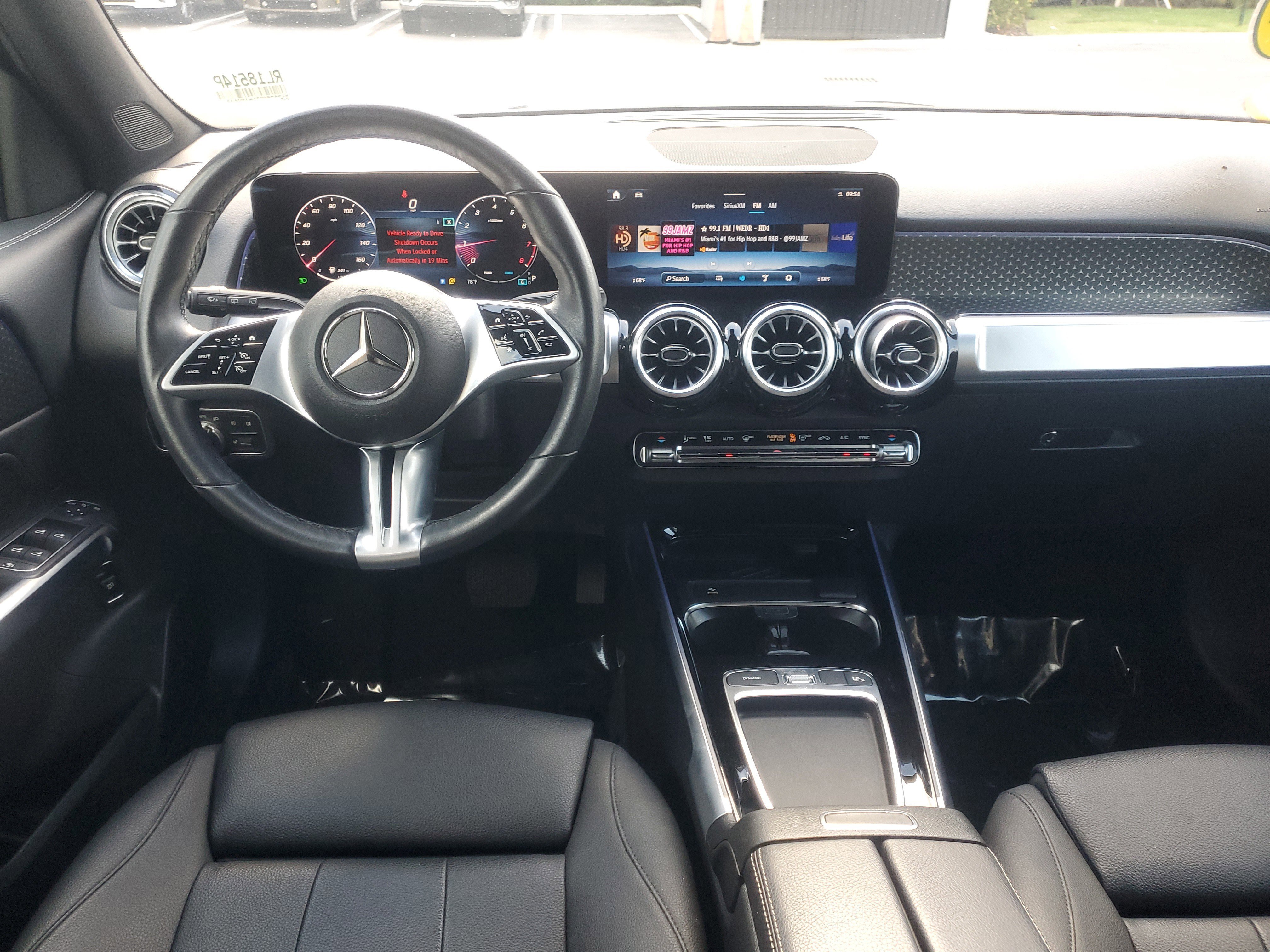 Used 2025 Mercedes-Benz GLB 250 4MATIC image 10