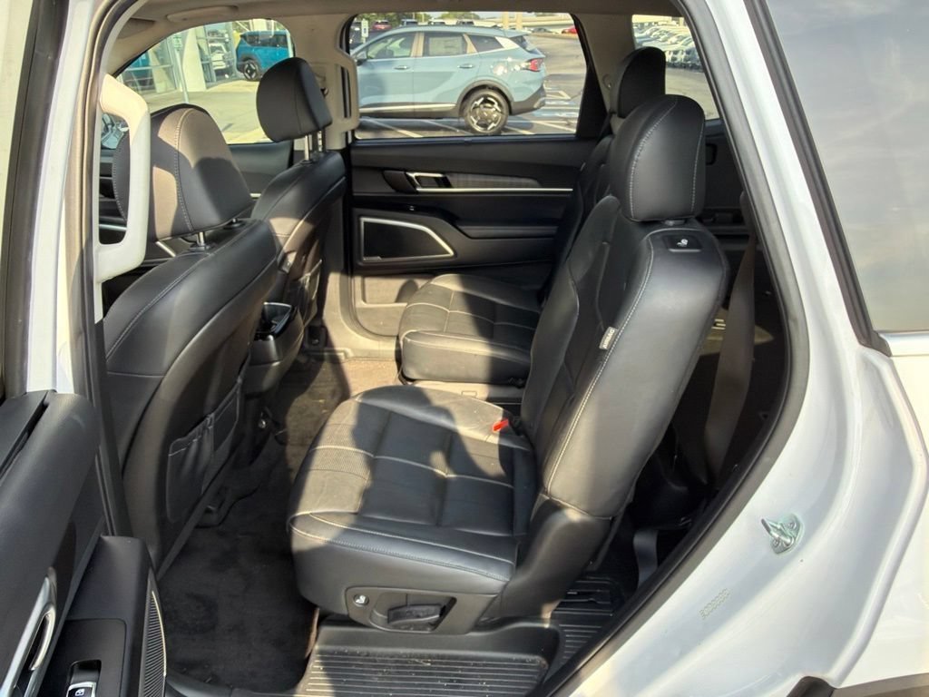 Certified 2023 Kia Telluride EX w/ EX Captain's Chair Package AWD/4WD image 6