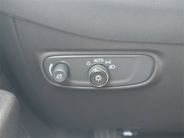 Certified 2023 Chevrolet Equinox LS w/ Driver Confidence II Package image 34