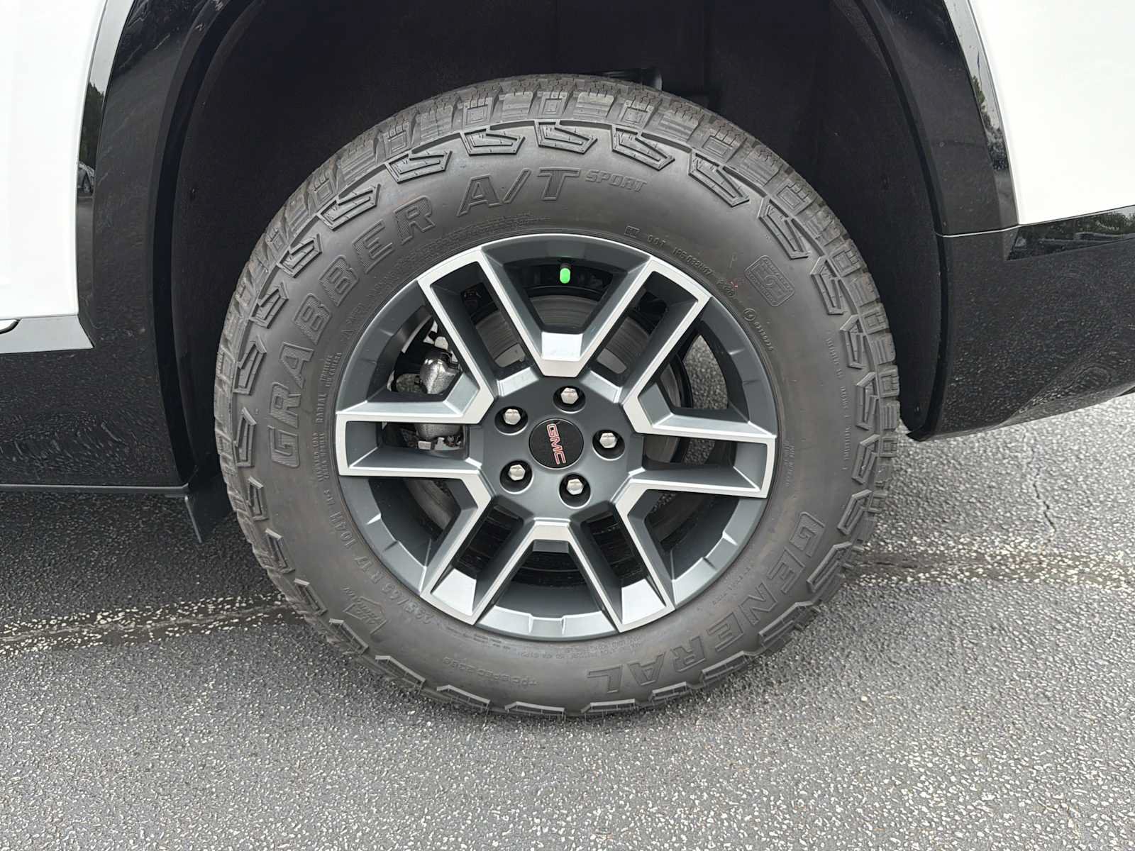 New 2027 GMC Terrain AT4 AWD/4WD image 30
