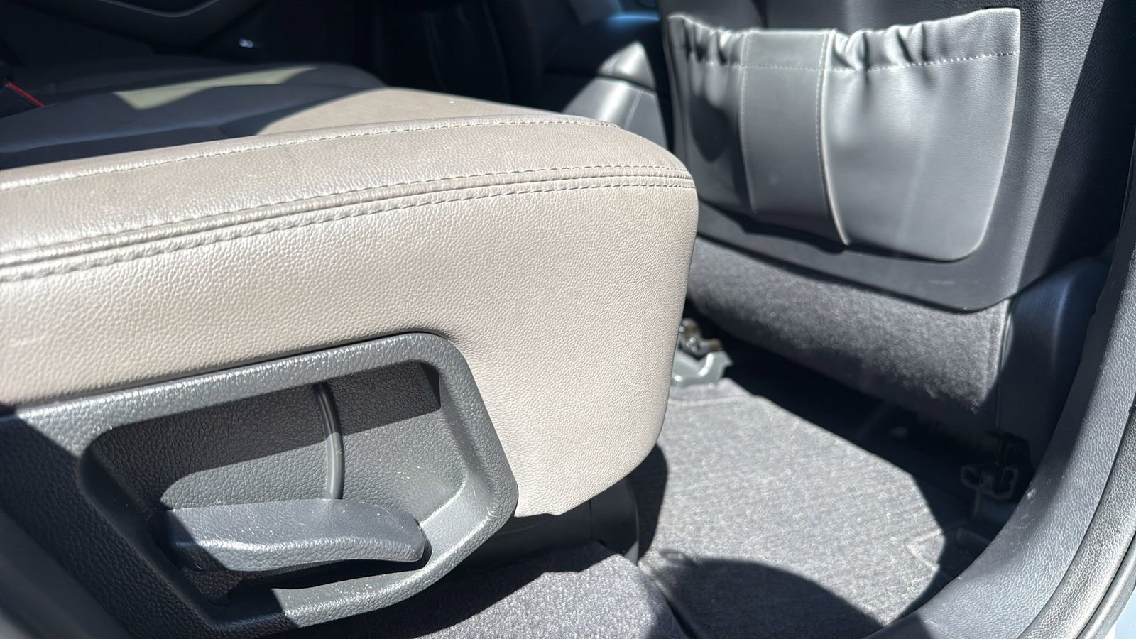 Used 2014 Hyundai Santa Fe Sport w/ Technology Package 04 FWD image 23