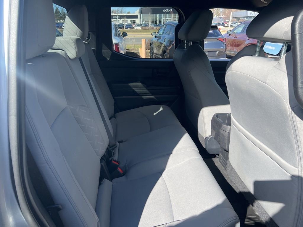 Used 2025 Toyota Tacoma SR5 AWD/4WD image 12