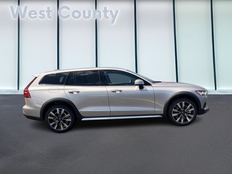 New 2026 Volvo V60 B5 Cross Country Ultra w/ Protection Package Premier AWD/4WD image 2