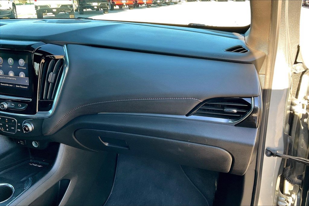Used 2023 Chevrolet Traverse RS AWD/4WD image 17