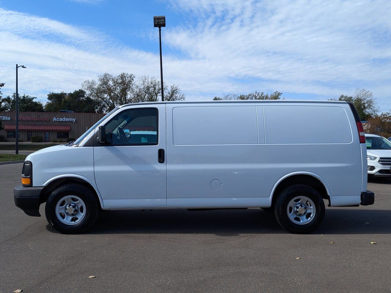 Used 2004 Chevrolet Express 1500 RWD image 10