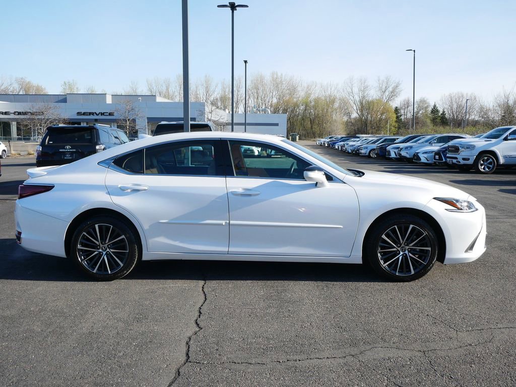 Certified 2023 Lexus ES 250 w/ Premium Package AWD/4WD image 7