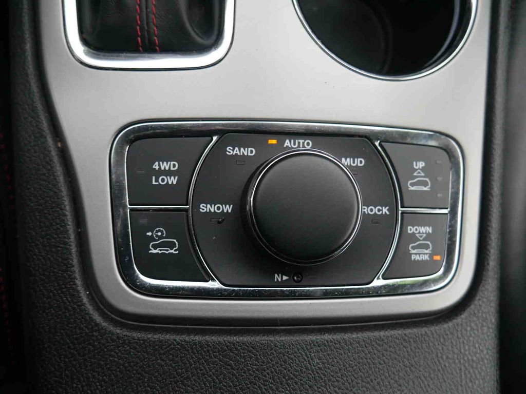 Used 2021 Jeep Grand Cherokee Trailhawk w/ Trailhawk Luxury Group AWD/4WD image 32