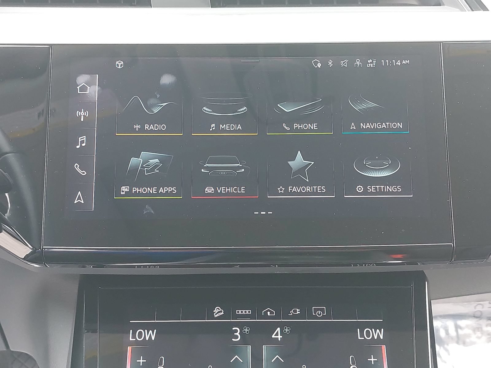 Used 2024 Audi Q8 e-tron Premium AWD/4WD image 24