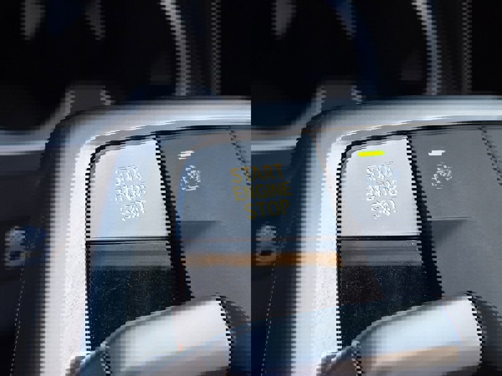 Used 2025 BMW X2 xDrive28i w/ Premium Package image 24