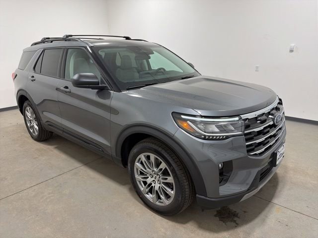 New 2026 Ford Explorer Active w/ Active Comfort Package image 3