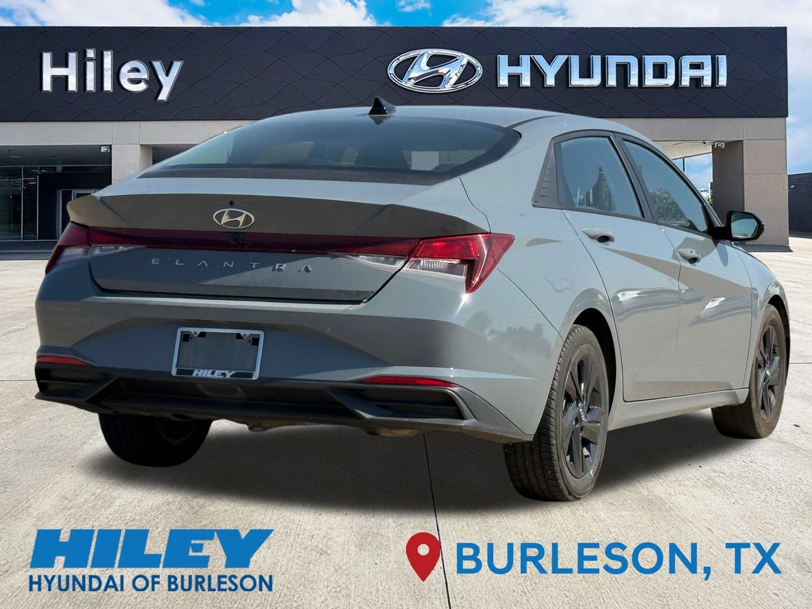 Used 2022 Hyundai Elantra SEL w/ Cargo Package FWD image 4