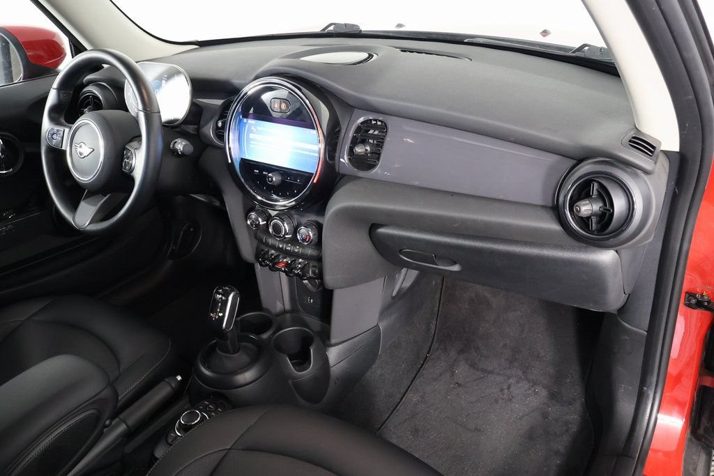 Used 2024 MINI Cooper 2-Door Hardtop FWD image 6