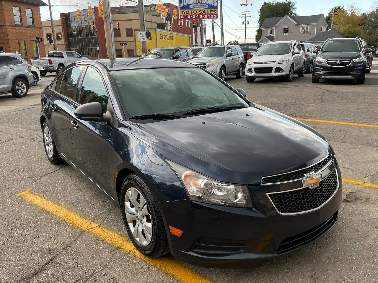 Used 2014 Chevrolet Cruze LT FWD image 2