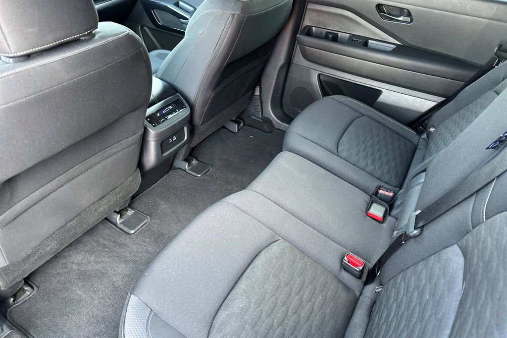 Used 2024 Nissan Pathfinder SV AWD/4WD image 12