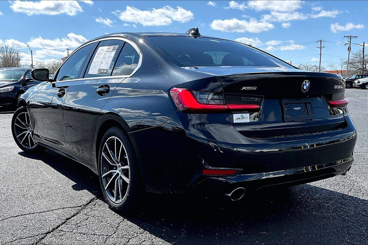 Used 2021 BMW 330e xDrive w/ Executive Package image 5