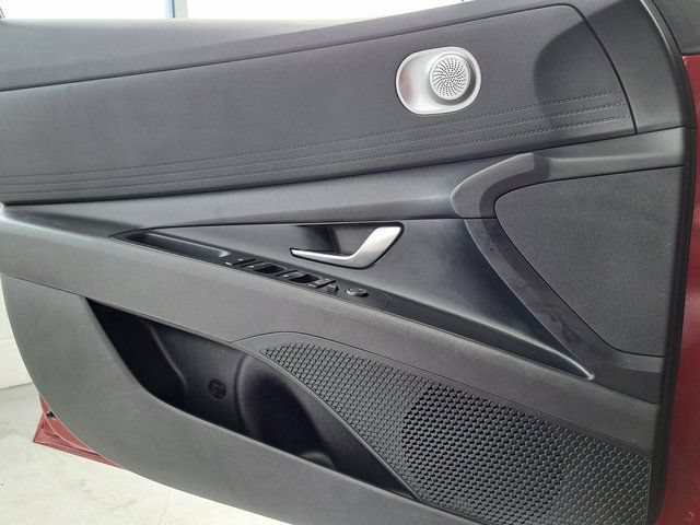 Used 2024 Hyundai Elantra SEL FWD image 21