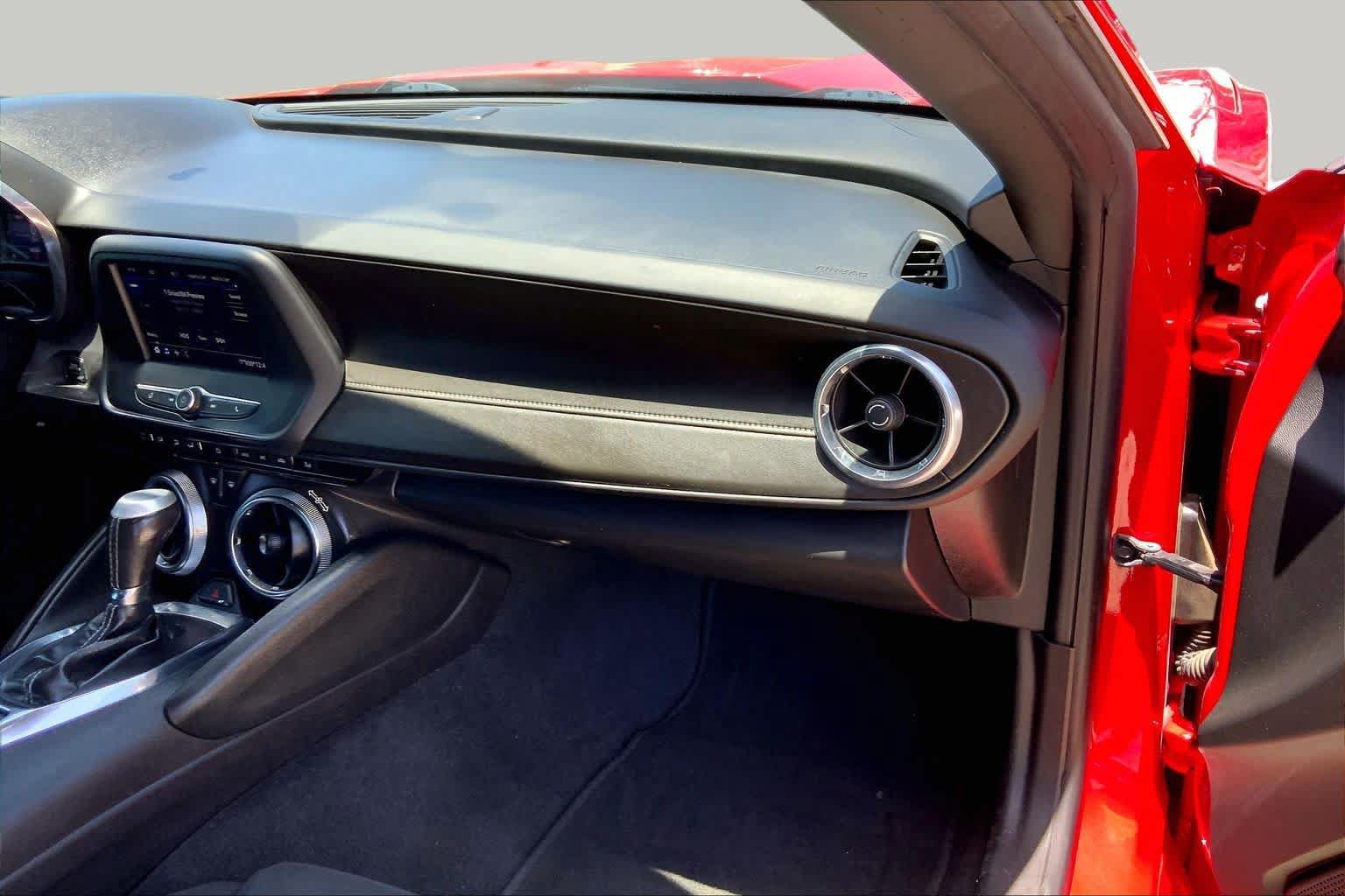Used 2020 Chevrolet Camaro LT RWD image 15