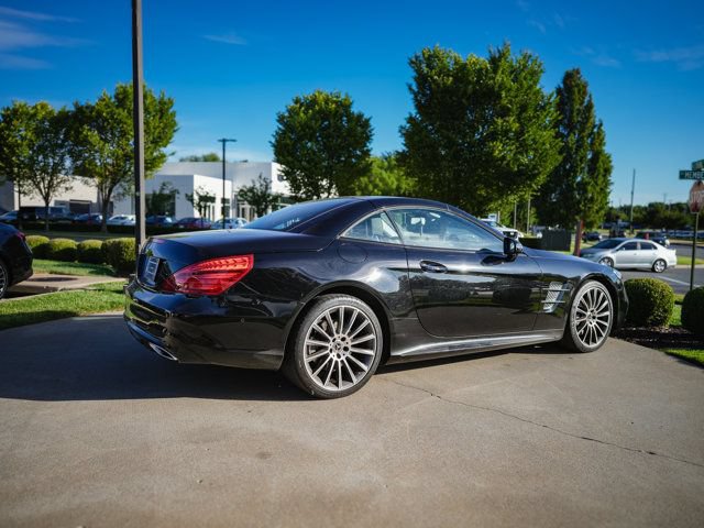 Used 2017 Mercedes-Benz SL 550 image 7