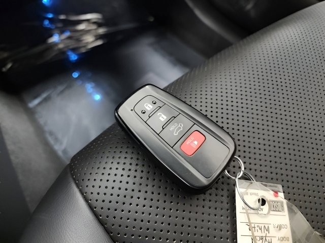 Used 2019 Toyota RAV4 Limited w/ Limited Grade Weather Package image 38