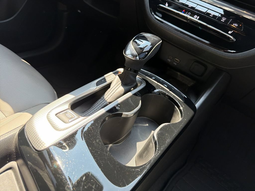 Certified 2025 Buick Envista Avenir FWD image 21