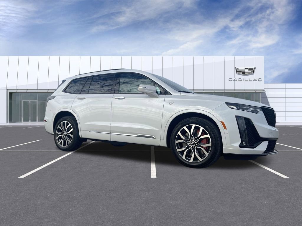 Used 2023 Cadillac XT6 Sport w/ Technology Package image 1