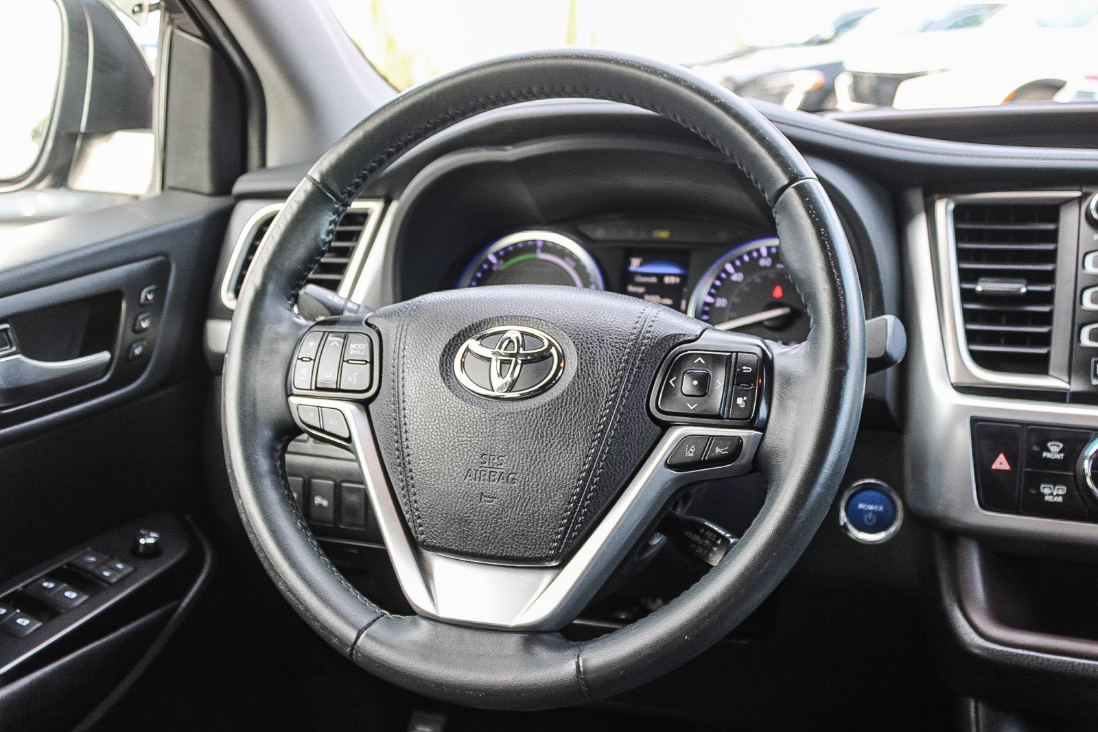 Used 2019 Toyota Highlander Limited Platinum image 16