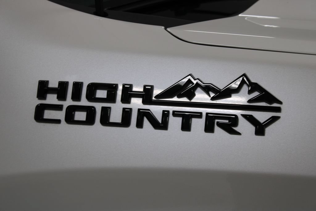 Used 2024 Chevrolet Silverado 1500 High Country w/ Technology Package AWD/4WD image 12