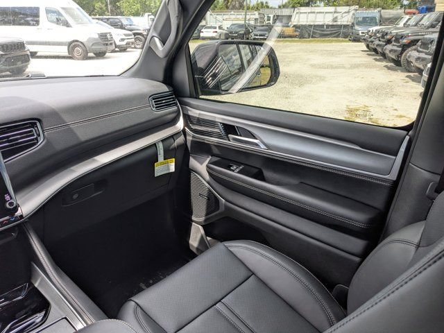 New 2026 Jeep Grand Wagoneer 2WD w/ 8-Passenger Seating Package image 18